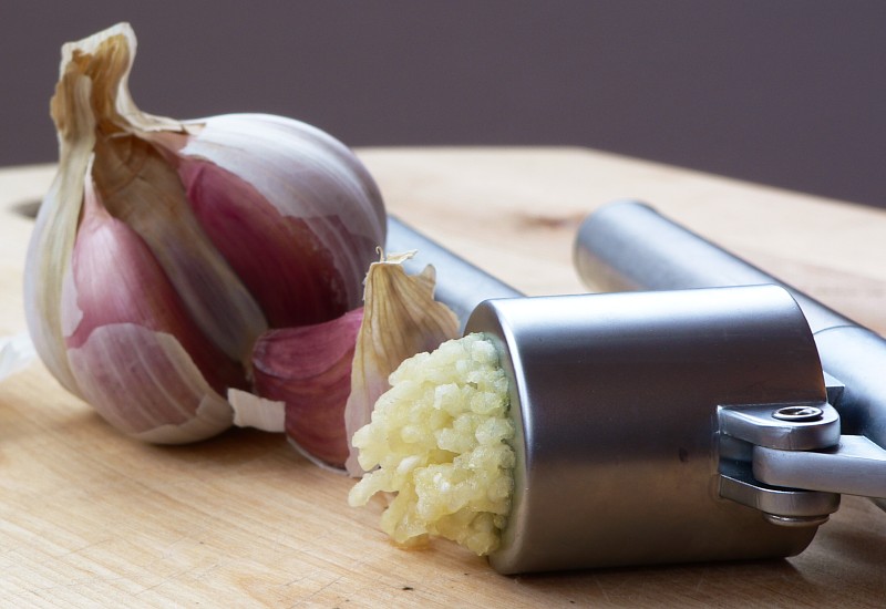 Las 7 Mejores Prensas de Ajo